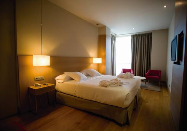 Espaciosas habitaciones en Hotel Margas Resort. El entorno más romántico con nuestro Spa y Masaje en Huesca